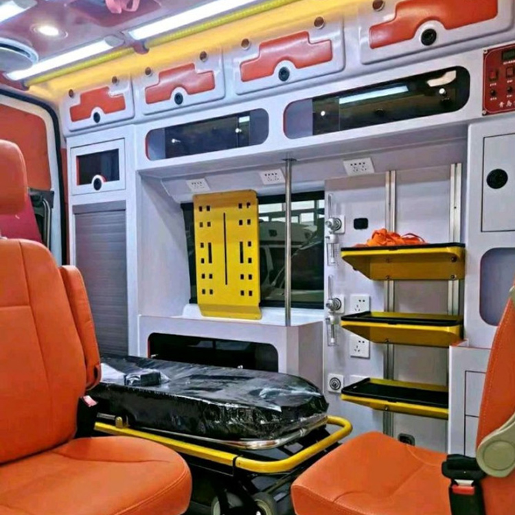 云溪长途救护车护送病人租赁价格